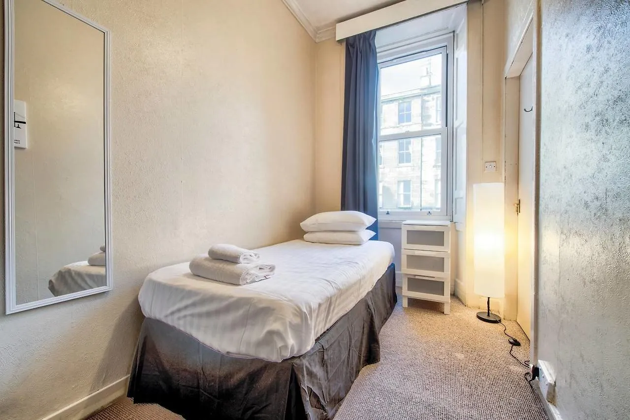 Spacious 4 Bedroom Apartment On The South Side Edinburgh Birleşik Krallık