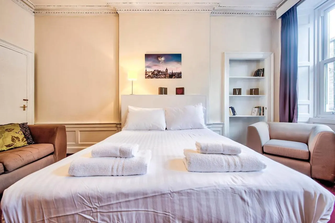 Spacious 4 Bedroom Apartment On The South Side Edinburgh Birleşik Krallık