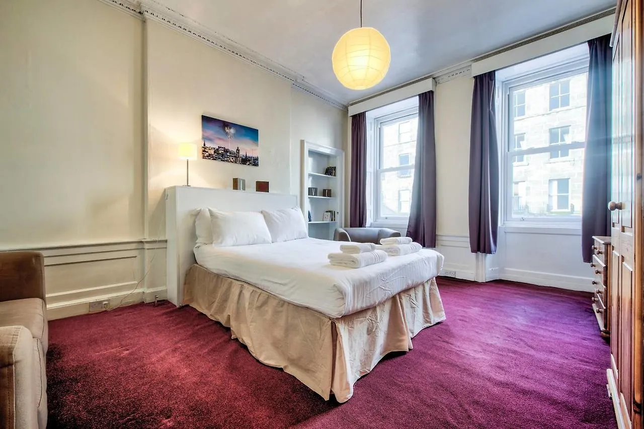 Spacious 4 Bedroom Apartment On The South Side Edinburgh Birleşik Krallık
